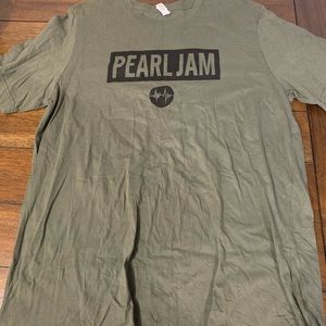Pearl Jam 2022 Tour Shirt. XL